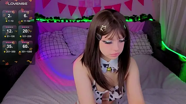 MonikaMayson online show from November 25, 2025, 5:40 am