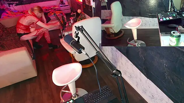 Doggyray44 online show from December 21, 2024, 11:34 pm