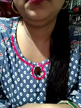 Jeenat  online show from December 6, 2024, 2:13 am