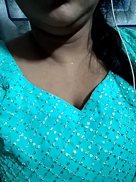 Jeenat  online show from December 15, 2024, 7:21 pm