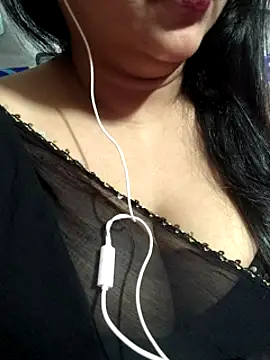 Jeenat  online show from December 26, 2024, 11:24 pm