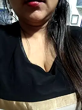 Jeenat  online show from January 17, 2025, 6:23 pm