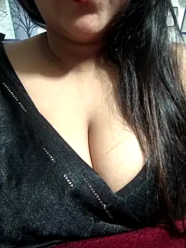 Jeenat  online show from January 20, 2025, 9:22 pm