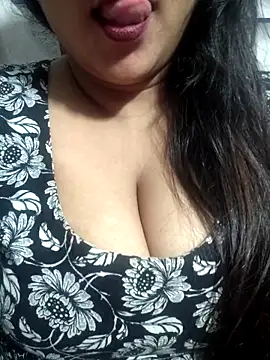 Jeenat  online show from February 9, 2025, 9:49 pm