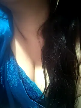 Jeenat  online show from February 25, 2025, 9:46 pm