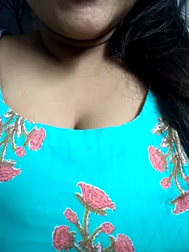 Jeenat  online show from March 7, 2025, 6:43 pm