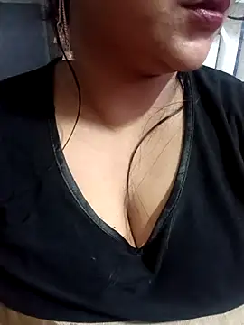 Jeenat  online show from March 8, 2025, 7:31 pm