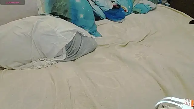 lisa Black00 online show from November 18, 2025, 11:03 am