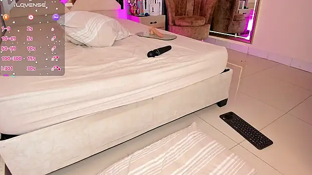 vanessa guzman2 online show from March 1, 2025, 4:33 pm