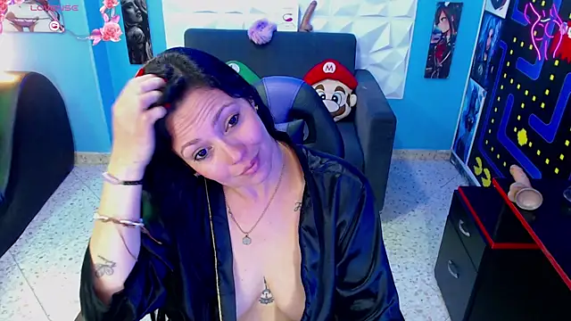 FelinaJohnson online show from March 4, 2025, 11:32 pm