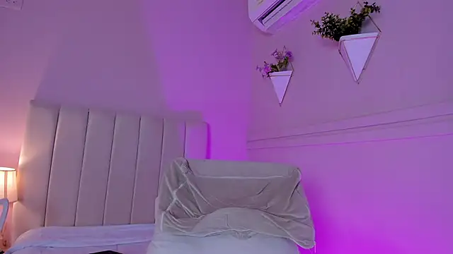 Snapshot of _bianca_18 chatting on January 20, 2025, 2:36 pm bianca 18 online show from January 20, 2025, 2:36 pm