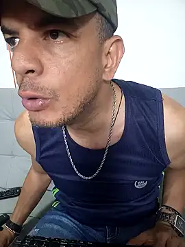 latinmartin73 online show from February 8, 2025, 12:49 am