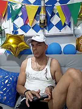 latinmartin73 online show from September 26, 2025, 12:58 am