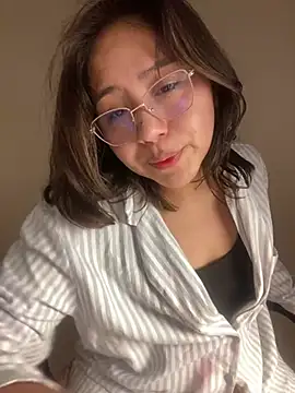 kittyfresita online show from January 6, 2025, 6:58 am