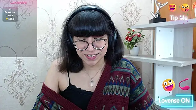 Snapshot of Nataly_Cloud chatting on December 15, 2024, 12:49 pm Nataly Cloud online show from December 15, 2024, 12:49 pm