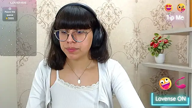 Snapshot of Nataly_Cloud chatting on January 17, 2025, 12:52 pm Nataly Cloud online show from January 17, 2025, 12:52 pm