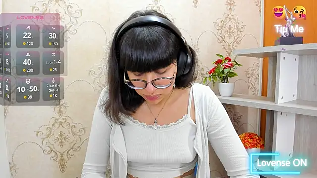 Snapshot of Nataly_Cloud chatting on February 10, 2025, 1:01 pm Nataly Cloud online show from February 10, 2025, 1:01 pm