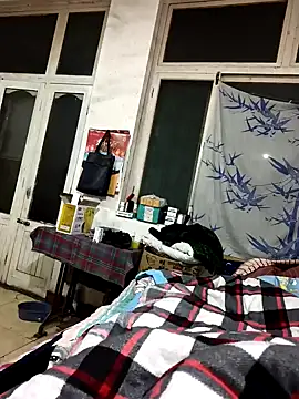 huzi518 online show from February 1, 2025, 4:33 pm