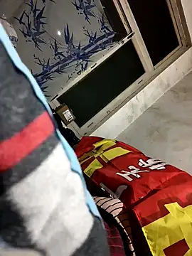 huzi518 online show from February 8, 2025, 8:42 pm