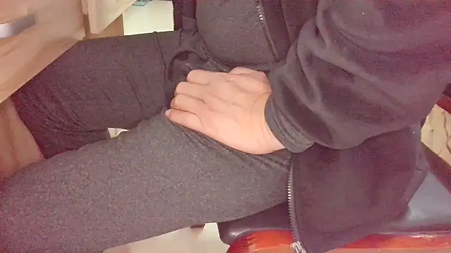 huzi518 online show from November 23, 2025, 11:54 am