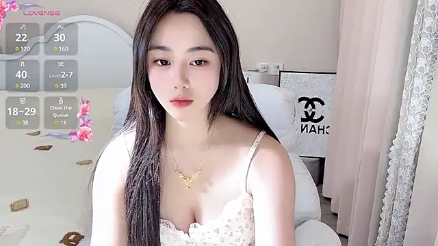 Caitlyn   online show from February 11, 2025, 2:35 pm