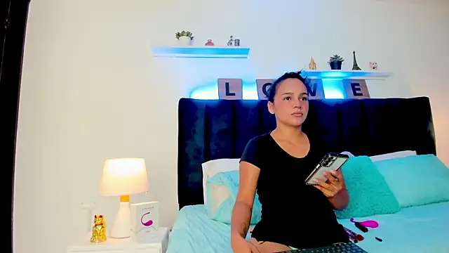 Snapshot of Mia_brunette26 chatting on January 7, 2025, 3:14 am Mia brunette26 online show from January 7, 2025, 3:14 am