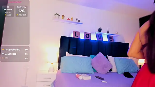 Snapshot of Mia_brunette26 chatting on January 15, 2025, 2:06 am Mia brunette26 online show from January 15, 2025, 2:06 am