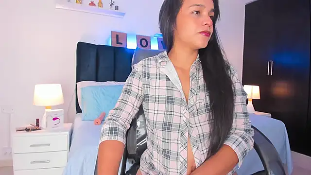 Snapshot of Mia_brunette26 chatting on January 17, 2025, 3:12 am Mia brunette26 online show from January 17, 2025, 3:12 am