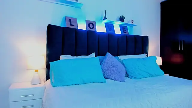 Snapshot of Mia_brunette26 chatting on January 18, 2025, 2:25 am Mia brunette26 online show from January 18, 2025, 2:25 am