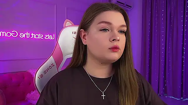 CrystalLyons online show from March 1, 2026, 6:26 am