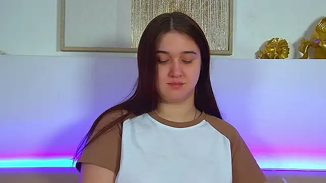 ChristinaMilton online show from March 6, 2026, 7:27 am