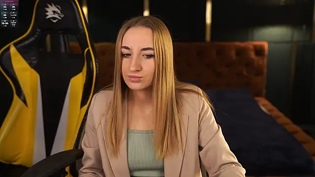 Michelle 054 online show from February 18, 2025, 11:33 am