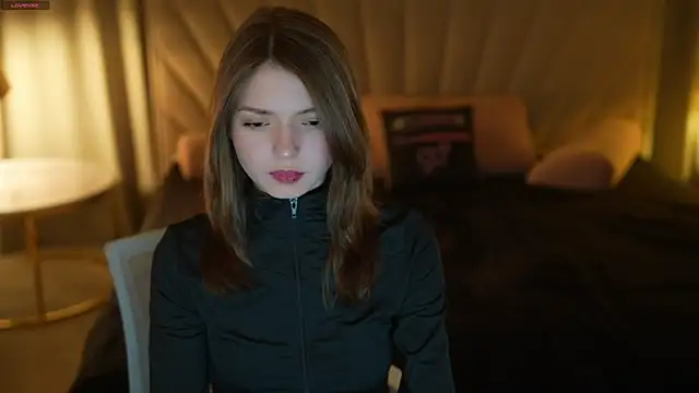 Snapshot of Michelle_054 chatting on December 15, 2025, 5:06 pm Michelle 054 online show from December 15, 2025, 5:06 pm