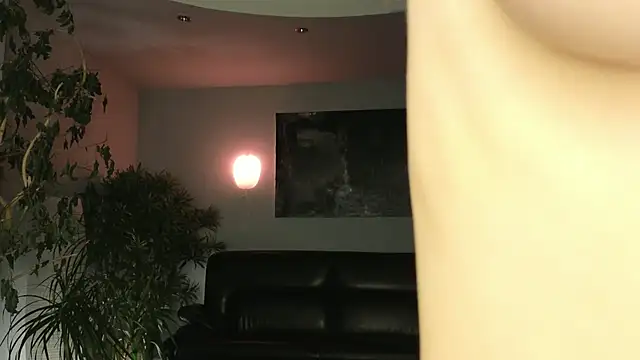 aryamirelle online show from March 4, 2025, 12:55 pm