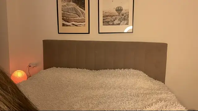 aryamirelle online show from November 12, 2025, 9:58 pm