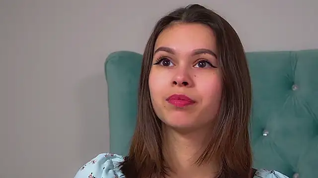 PollyLanders online show from November 23, 2025, 6:08 pm