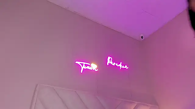 dani skinny  online show from September 17, 2025, 11:45 am