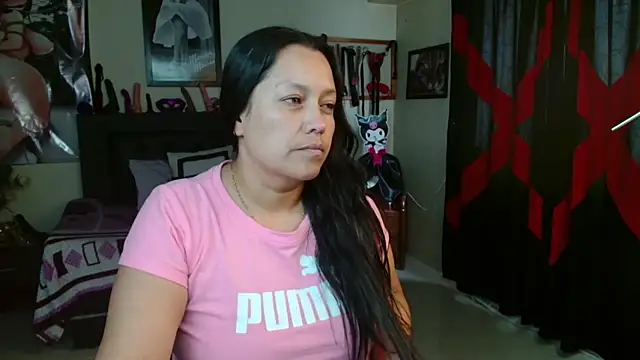 Snapshot of Marilynselxoveanalhard chatting on July 8, 2026, 1:37 pm Marilynselxoveanalhard online show from July 8, 2026, 1:37 pm