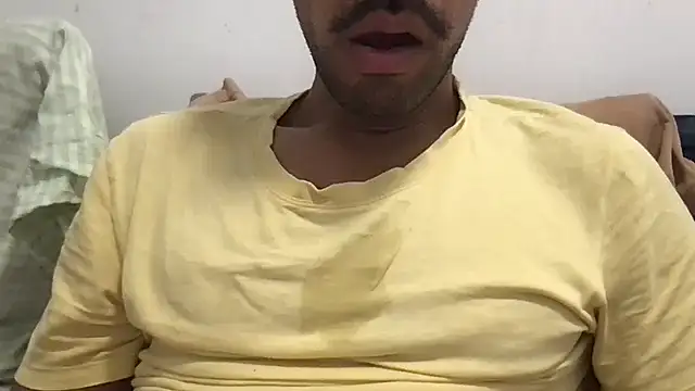 Snapshot of Lucascacaca chatting on April 28, 2026, 10:15 pm Lucascacaca online show from April 28, 2026, 10:15 pm