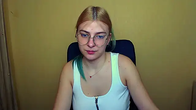 Luna Lush  online show from January 9, 2025, 8:24 am