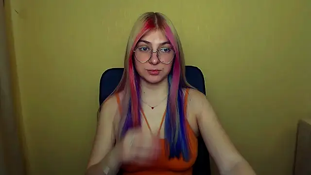 Luna Lush  online show from March 19, 2025, 11:50 am