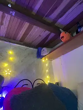 SophiaWeestt99 online show from February 7, 2026, 4:16 am