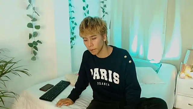 Tommyfoxboy online show from January 9, 2025, 12:52 pm