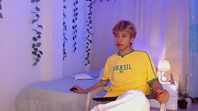 Tommyfoxboy online show from January 21, 2025, 10:41 pm