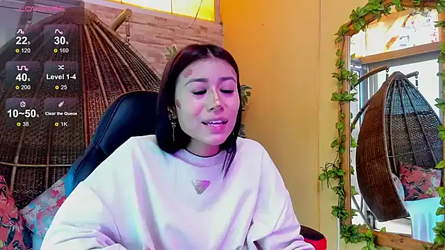 Snapshot of ZaraLim chatting on December 4, 2024, 12:25 pm ZaraLim online show from December 4, 2024, 12:25 pm