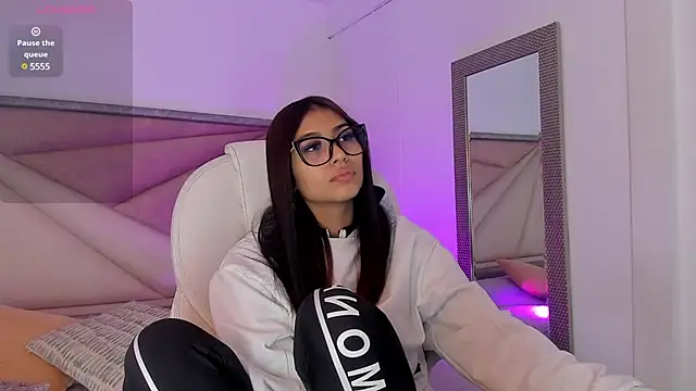 Snapshot of ZaraLim chatting on December 6, 2024, 12:16 pm ZaraLim online show from December 6, 2024, 12:16 pm