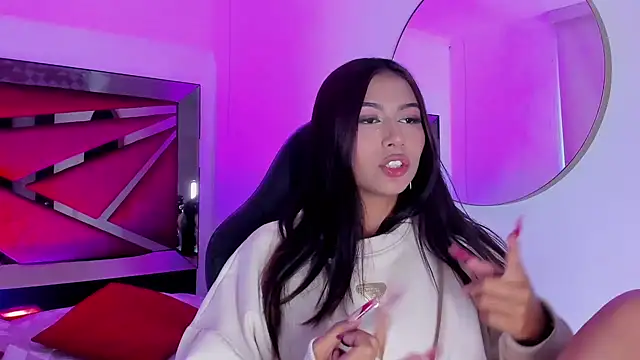 Snapshot of ZaraLim chatting on December 20, 2024, 3:21 pm ZaraLim online show from December 20, 2024, 3:21 pm