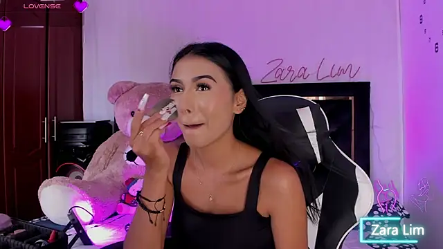 Snapshot of ZaraLim chatting on October 1, 2025, 6:14 pm ZaraLim online show from October 1, 2025, 6:14 pm