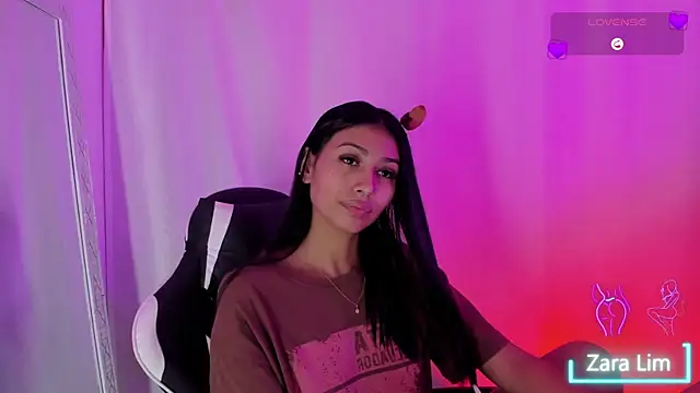 Snapshot of ZaraLim chatting on October 6, 2025, 2:03 pm ZaraLim online show from October 6, 2025, 2:03 pm