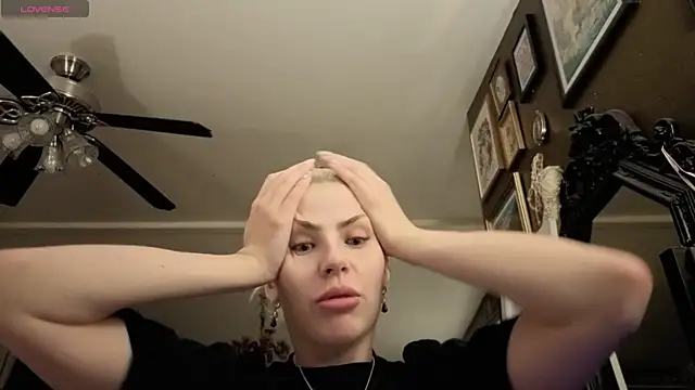 SirenitySirenxx online show from September 23, 2025, 3:53 am